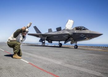 Αμερικανικά F-35C καταρρίπτουν drone των Χούθι στην Ερυθρά Θάλασσα – Ασύμμετρος οικονομικός πόλεμος από Κίνα έναντι ΗΠΑ