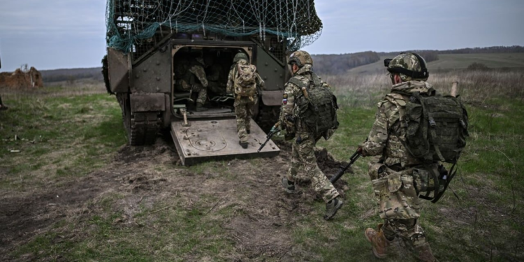 Οι Ρώσοι επιχειρούν πλέον με το αμερικανικό Bradley IFV: Καταγεγραμμένο σε υπηρεσία στη ρωσική περιφέρεια Κουρσκ