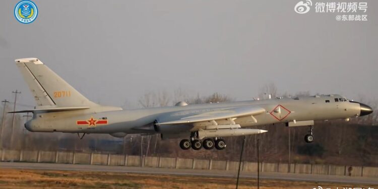 Η Κίνα θέτει σε υπηρεσία τον αεροεκτοξευόμενο βαλλιστικό πύραυλο KD-21 – Νέα απειλή για ναυτικές δυνάμεις στην Ανατολική Ασία