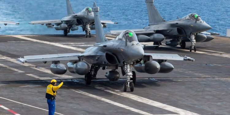 Η Ινδία αγοράζει 26 Rafale-M για το Ναυτικό: 7,5 δισ. δολάρια για νέα μαχητικά και οπλισμό – Στα 62 Rafale ο συνολικός στόλος έως το 2031