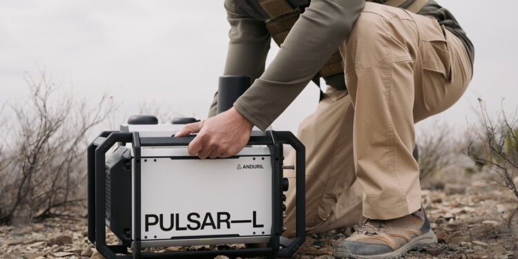 Anduril Industries παρουσιάζει το Pulsar-L: Νέα εποχή για τα φορητά συστήματα Ηλεκτρομαγνητικού Πολέμου (EW) προστασίας δυνάμεων Πεζικού