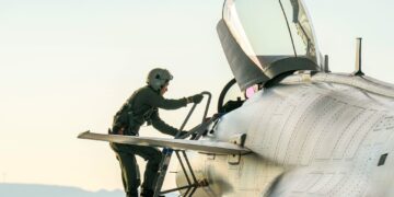 Η Κίνα χρησιμοποιεί το λογισμικό τεχνητής νοημοσύνης “DeepSeek” για την ανάπτυξη σύγχρονων μαχητικών αεροσκαφών