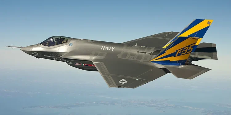 F-55: Το νέο δικινητήριο μαχητικό αεροσκάφος εξέλιξη του F-35 που επιθυμεί ο Trump