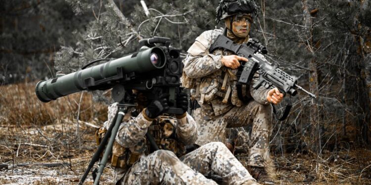 Η Ισπανία ακυρώνει το πρόγραμμα Spike-LR2 λόγω των ισραηλινών επιχειρήσεων στην Γάζα – Στροφή σε αμερικανικά Javelin