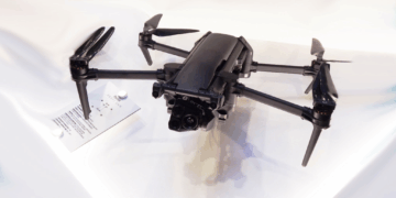 Η γαλλική Parrot παρουσιάζει νέο drone αναγνώρισης ANAFI UKR για τις Ουκρανικές Ένοπλες Δυνάμεις