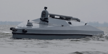 Ουκρανικά Sea Drones εξοπλισμένα με drone βομβαρδισμού πλήττουν ρωσικά ραντάρ στην Κριμαία