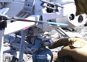 Άφεση χειροβομβίδας από αμερικανικό Tactical Drone για την 173η Αερομεταφερόμενη Ταξιαρχία των ΗΠΑ – Βήματα πίσω από την επιχειρησιακή πραγματικότητα