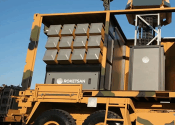 EREN: Η ROKETSAN παρουσίασε νέο περιφερόμενο πυρομαχικό για κρούση έναντι κινητών δυνάμεων