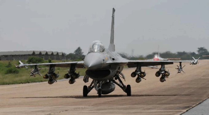 Ταϊλανδέζικα F-16 πραγματοποιούν επιθέσεις στο έδαφος της Καμπότζης – Επικίνδυνη κλιμάκωση της συνοριακής σύγκρουσης