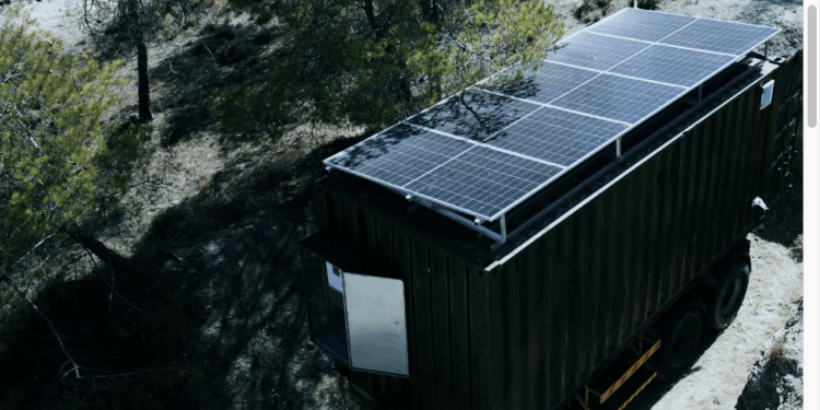 CELLOCK: Η Κυπριακή εταιρεία που δημιούργησε κινητή μονάδα κατασκευής πολλαπλών drone για το πεδίο της μάχης