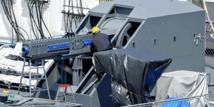 Ιαπωνικό Ναυτικό πραγματοποίησε για πρώτη φορά βολή ηλεκτρομαγνητικού Railgun σε στόχο