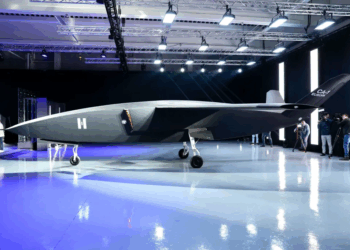 Helsing CA-1 Europa: Το νέο ευρωπαϊκό UCAV που θυμίζει το MQ-28 Ghost Bat – Πρώτη πτήση το 2027