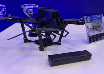 Επίδειξη εθνικών συστημάτων C-UAS και περιφερόμενου πυρομαχικού από το ΚΕΤΑΚ στη ΔΕΘ – Φορητό jammer 2 χλμ & FPV 5 χλμ/150 χλμ/ώρα