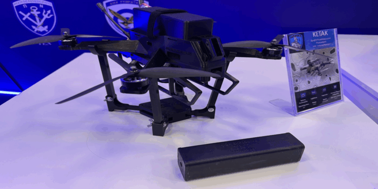 Επίδειξη εθνικών συστημάτων C-UAS και περιφερόμενου πυρομαχικού από το ΚΕΤΑΚ στη ΔΕΘ – Φορητό jammer 2 χλμ & FPV 5 χλμ/150 χλμ/ώρα