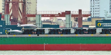 Κίνα: Μετατροπή εμπορικού πλοίου σε φορέα εκτόξευσης Μη Επανδρωμένων Αεροσκαφών με κινητό EMALS – Μήνυμα προς ΗΠΑ και συμμάχους