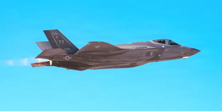 F-35: Ενσωμάτωση τεχνητής νοημοσύνης για επιτάχυνση αναγνώρισης απειλών και μετάβαση σε γνωσιακό Ηλεκτρονικό Πόλεμο