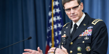 Επιχείρηση Epic Fury: Πως θα διεξαχθεί το σενάριο εισβολής αμερικανικών στο Ιράν — Ανάλυση πρώην Διοικητή CENTCOM