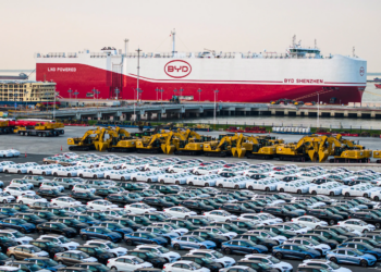 NYT: Ο πόλεμος στο Ιράν πλήττει την Κινεζική Οικονομία: Καταστροφή αγοράς ακινήτων, εργατικές διαμαρτυρίες, επιβράδυνση ανάπτυξης και ενεργειακή εξάρτηση από ΗΠΑ